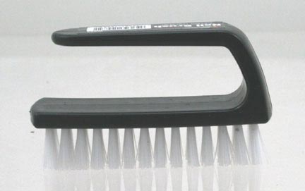 Shop Essentials PTW985 3 FINGERNAIL BRUSH